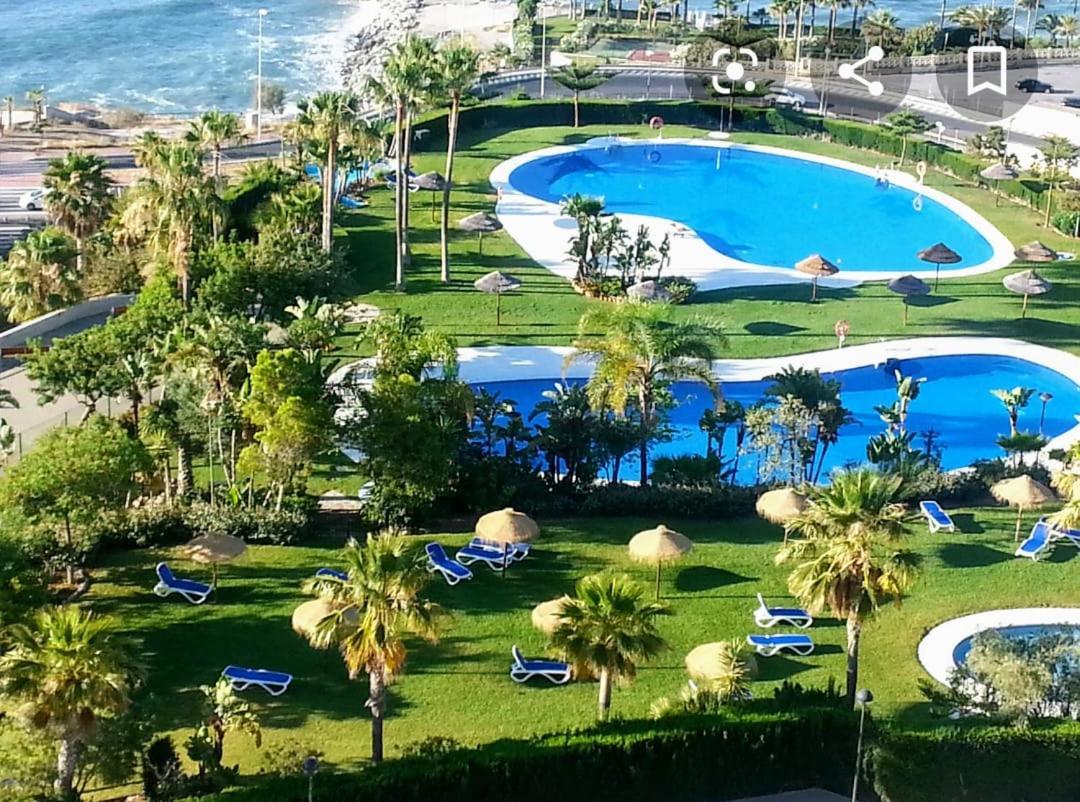 Beach And Pool Holidays At The Grand Coloso Беналмадена Екстериор снимка
