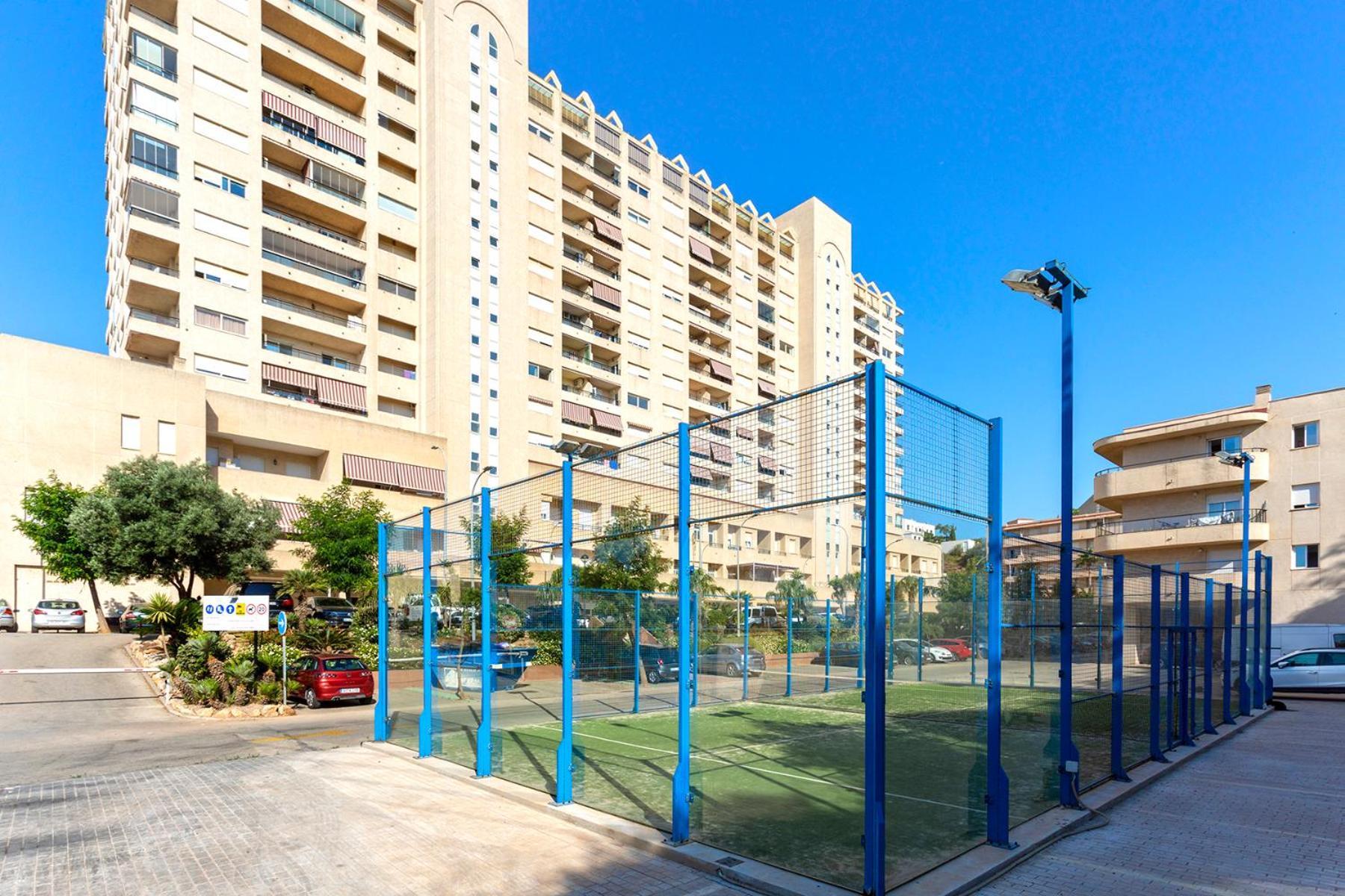 Beach And Pool Holidays At The Grand Coloso Беналмадена Екстериор снимка